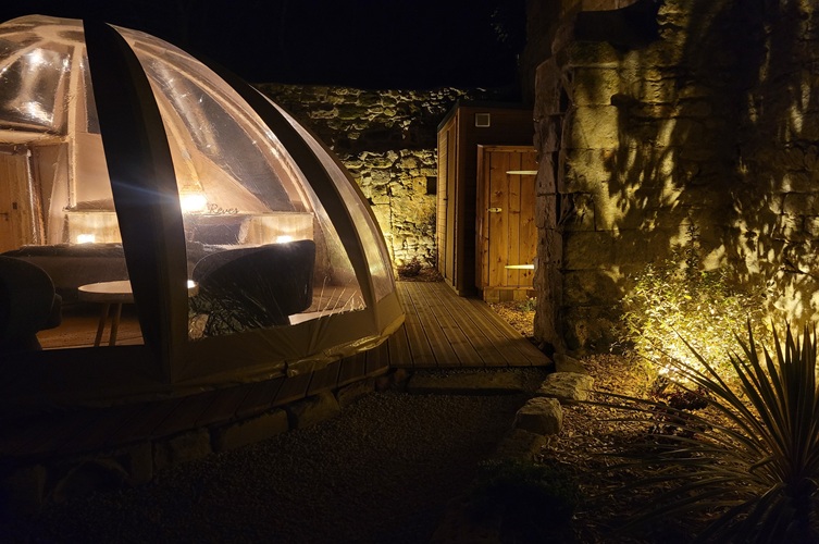 nuit insolite en bulle avec SPA privatif Douceur Angevine